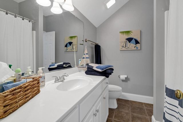 8 Battery Park Road, Edisto Island, SC 29438