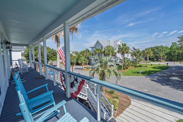 8 Battery Park Road, Edisto Island, SC 29438