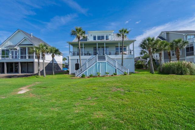 8 Battery Park Road, Edisto Island, SC 29438