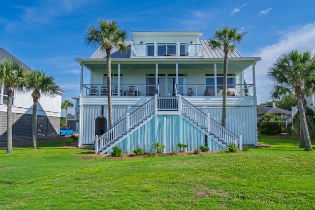 8 Battery Park Road, Edisto Island, SC 29438