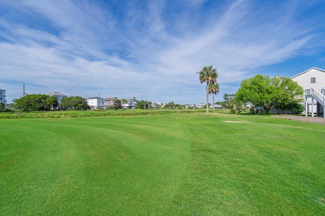 8 Battery Park Road, Edisto Island, SC 29438