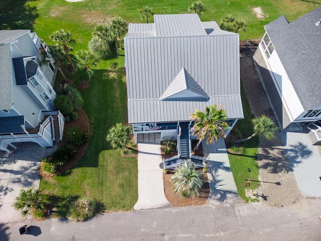 8 Battery Park Road, Edisto Island, SC 29438