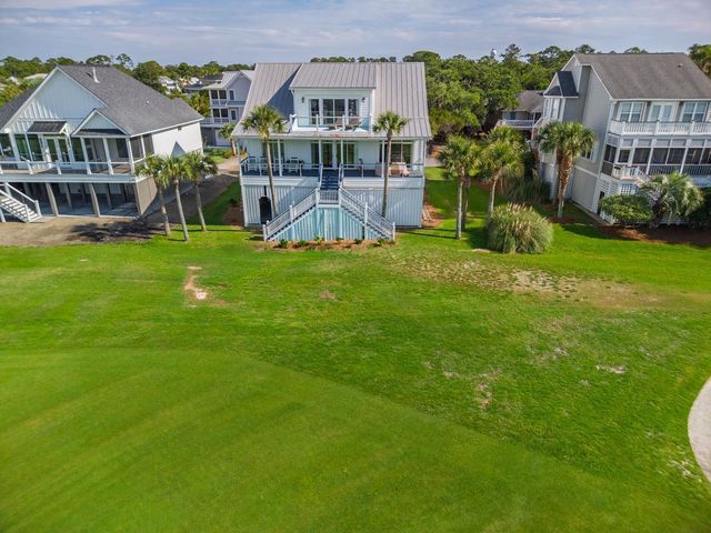 8 Battery Park Road, Edisto Island, SC 29438
