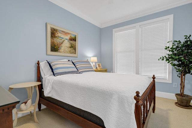 8 Battery Park Road, Edisto Island, SC 29438