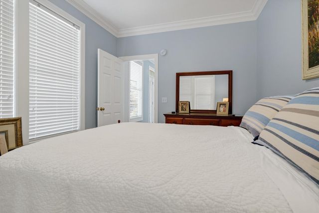8 Battery Park Road, Edisto Island, SC 29438