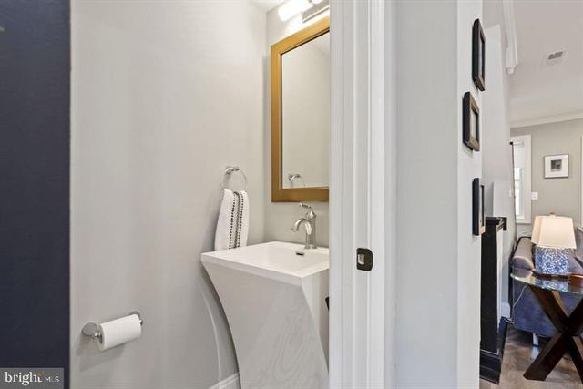 1634 RIDGE PL SE, Washington, DC 20020