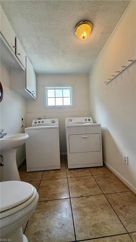 1607 Grimes RD, Hampton, VA 23663