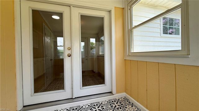1607 Grimes RD, Hampton, VA 23663