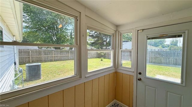 1607 Grimes RD, Hampton, VA 23663