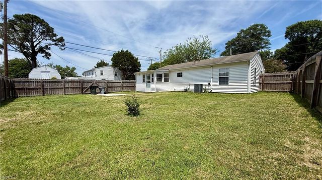 1607 Grimes RD, Hampton, VA 23663