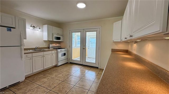 1607 Grimes RD, Hampton, VA 23663