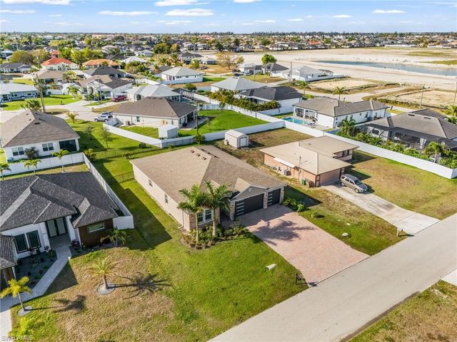 838 NW 2nd ST, Cape Coral, FL 33993