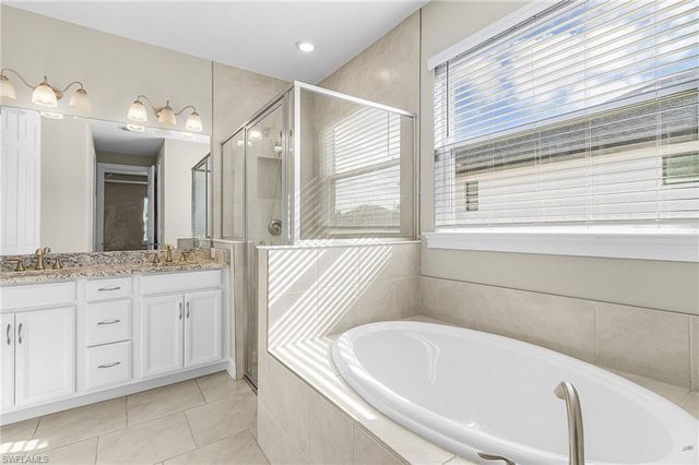 838 NW 2nd ST, Cape Coral, FL 33993