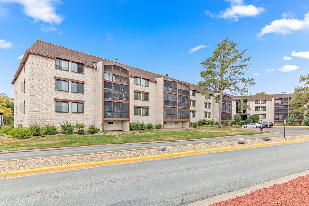 4710 58th Avenue N 221, Crystal, MN 55429