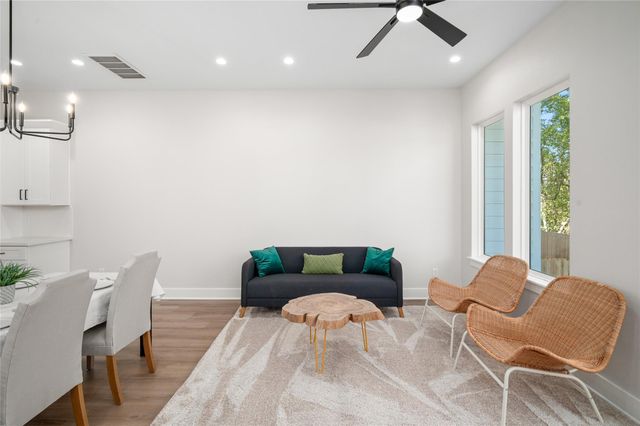 921 East 38th Street, Houston, TX 77022