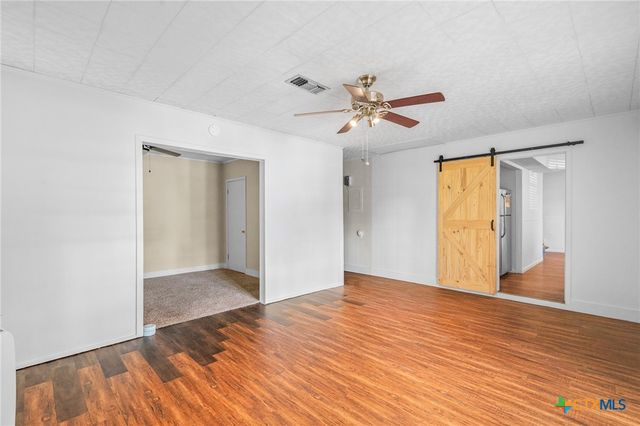 712 Edinburgh Street, Victoria, TX 77904