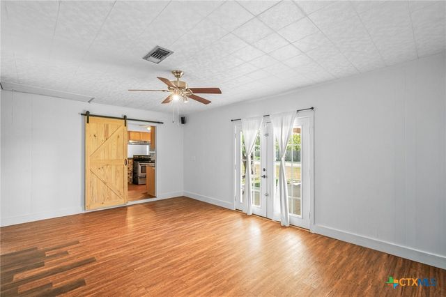 712 Edinburgh Street, Victoria, TX 77904