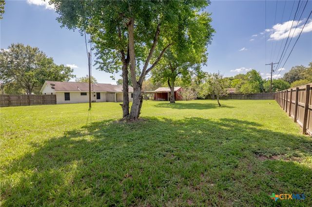 712 Edinburgh Street, Victoria, TX 77904