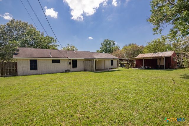 712 Edinburgh Street, Victoria, TX 77904