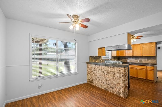 712 Edinburgh Street, Victoria, TX 77904