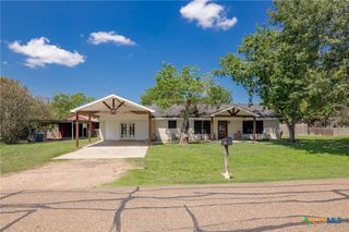 712 Edinburgh Street, Victoria, TX 77904