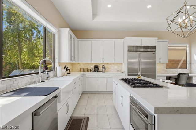 2 Garden Rain Drive, Las Vegas, NV 89135
