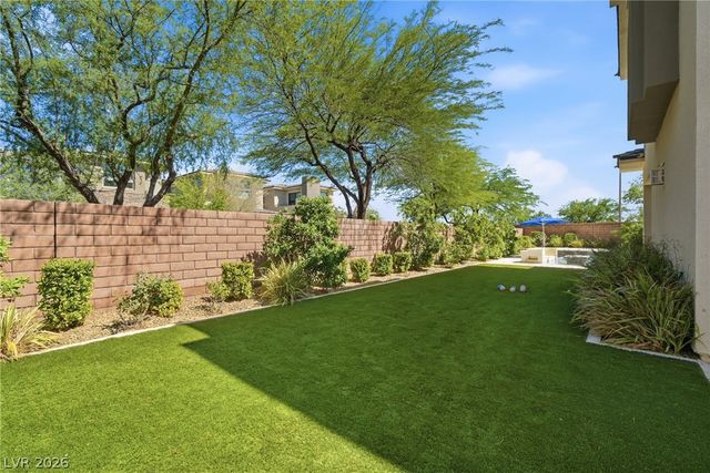 2 Garden Rain Drive, Las Vegas, NV 89135