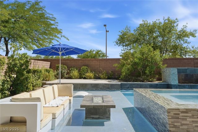 2 Garden Rain Drive, Las Vegas, NV 89135
