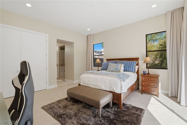 2 Garden Rain Drive, Las Vegas, NV 89135