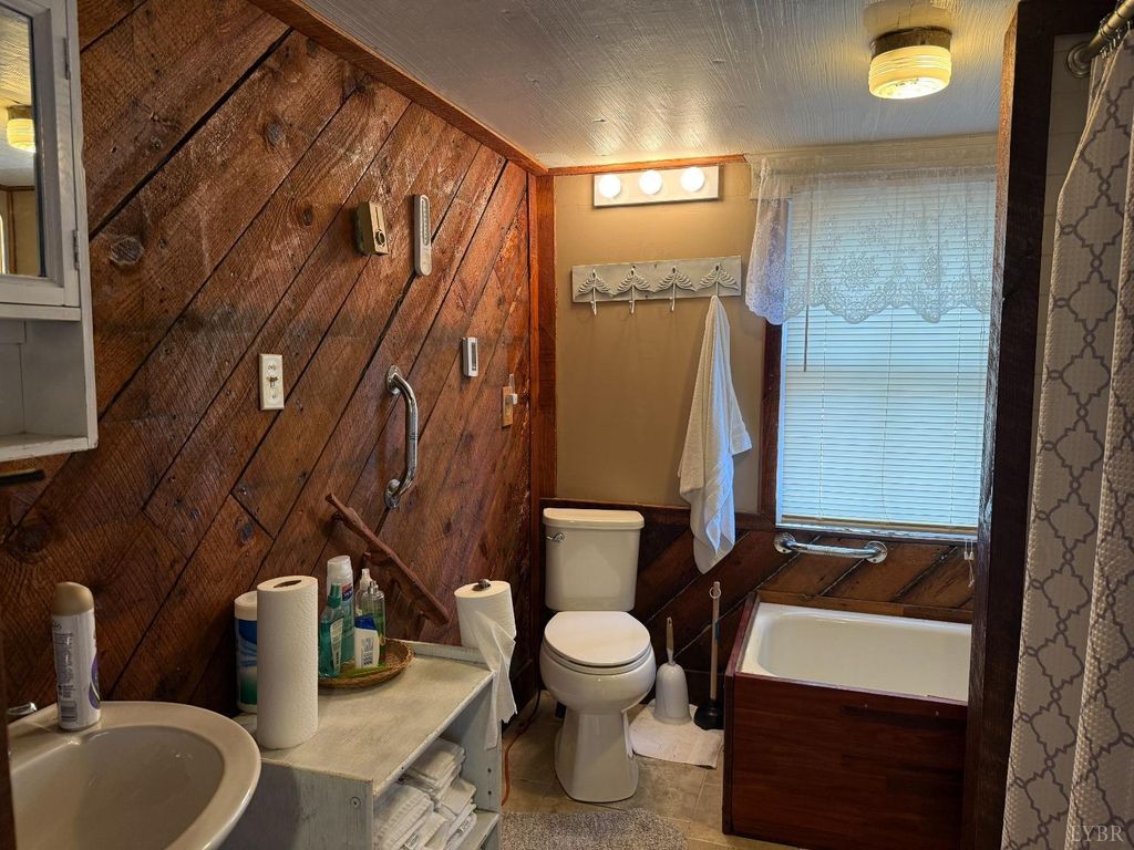 Image 41 of property listing at 1228 Rosser Mill Road, Pamplin, VA 23958