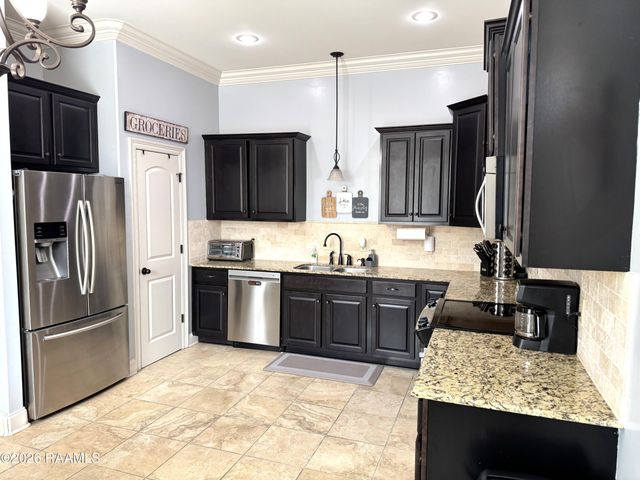 300 Overbrook Drive, Broussard, LA 70518