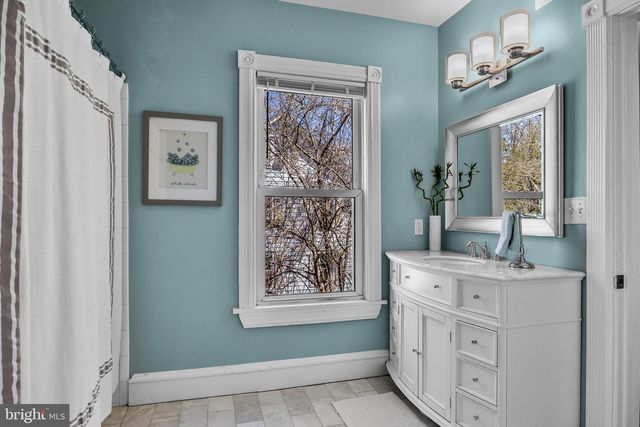 117 W CENTRAL AVE, Moorestown, NJ 08057