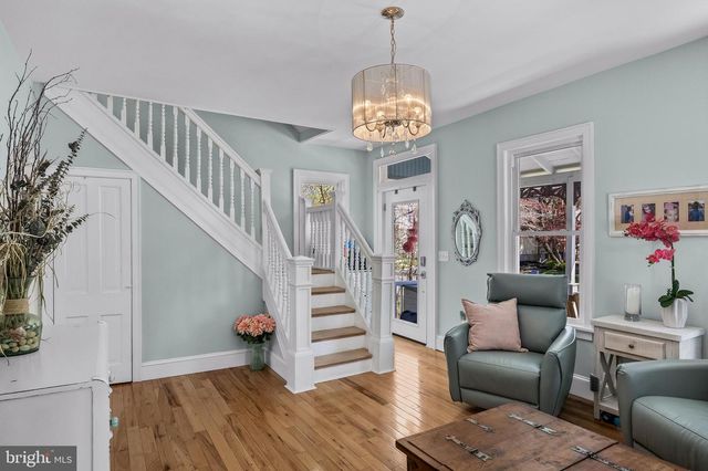 117 W CENTRAL AVE, Moorestown, NJ 08057