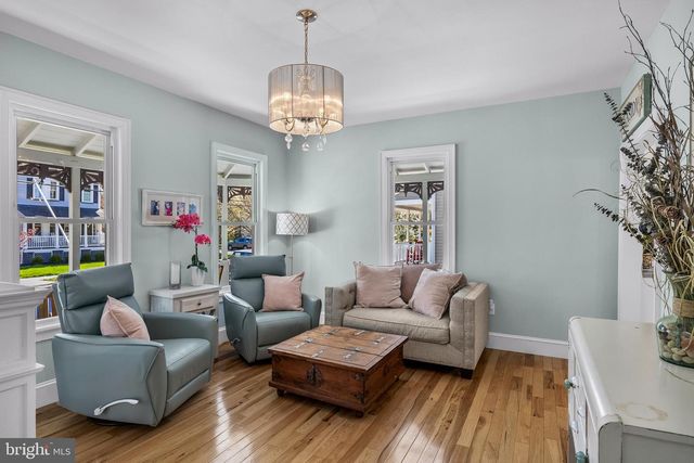 117 W CENTRAL AVE, Moorestown, NJ 08057