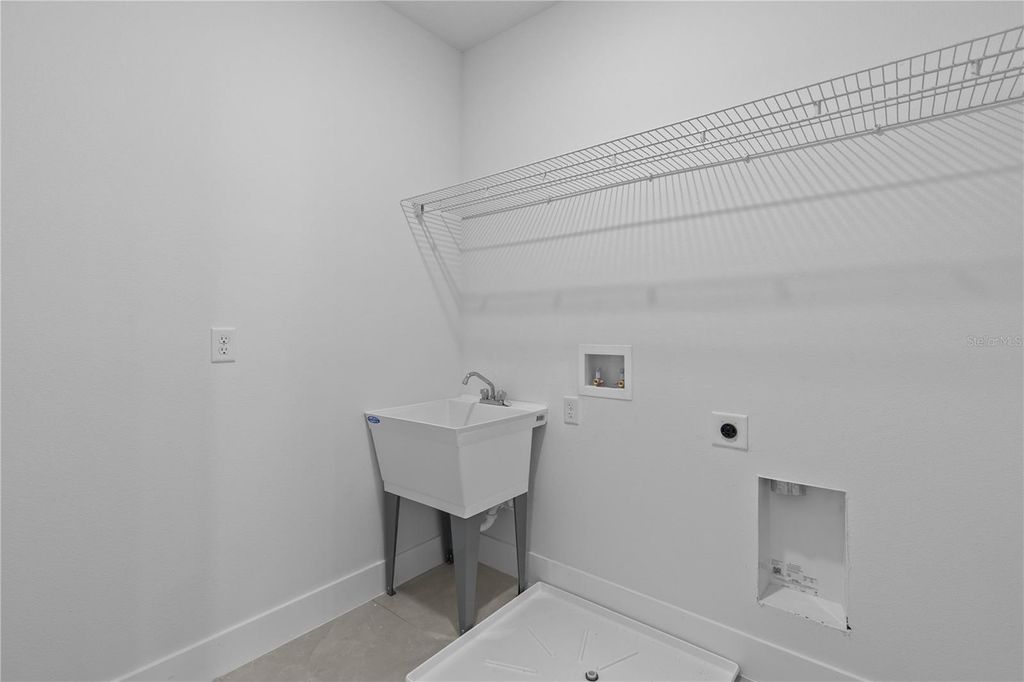 Image 12 of property listing at 1746 FLORES COURT, Orlando, FL 32811