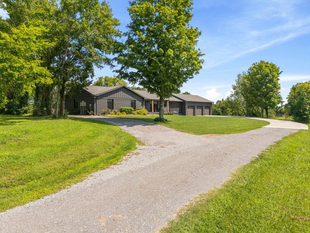 6236 Les Waggoner Rd, Franklin, TN 37067