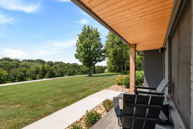6236 Les Waggoner Rd, Franklin, TN 37067