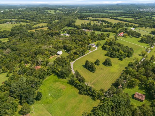 6236 Les Waggoner Rd, Franklin, TN 37067