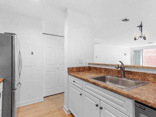 183 Oak Street 304, Newton, MA 02464