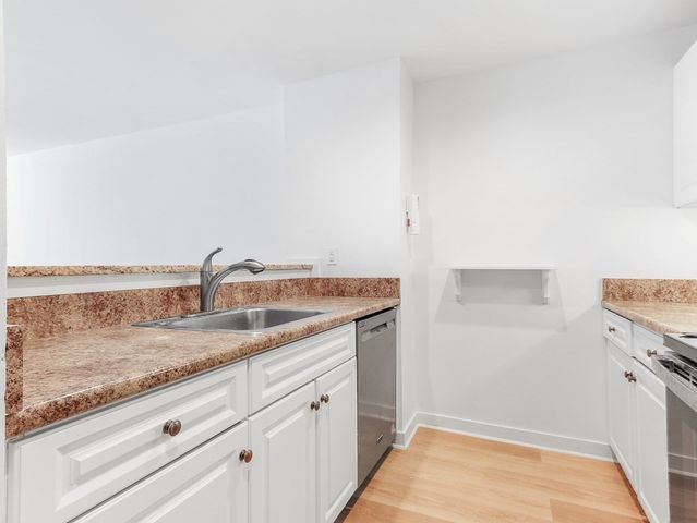 183 Oak Street 304, Newton, MA 02464