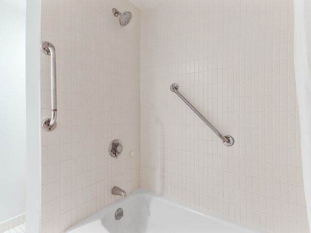 183 Oak Street 304, Newton, MA 02464