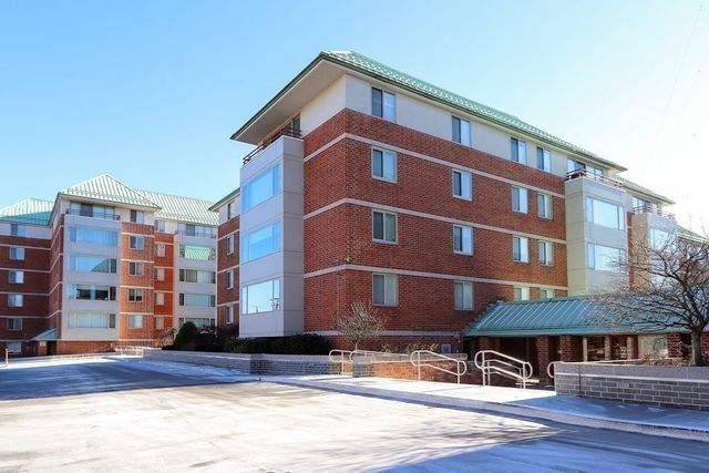 183 Oak Street 304, Newton, MA 02464