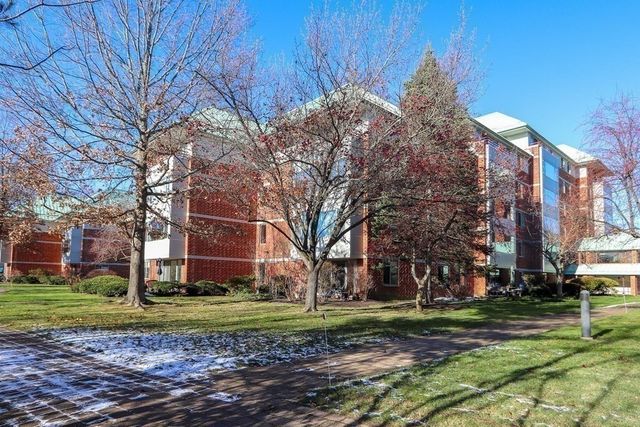 183 Oak Street 304, Newton, MA 02464