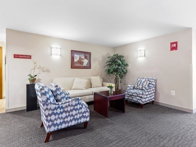 183 Oak Street 304, Newton, MA 02464