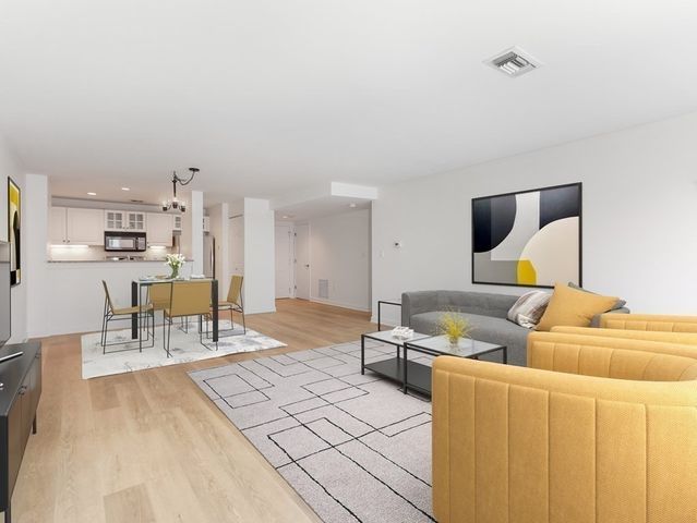 183 Oak Street 304, Newton, MA 02464