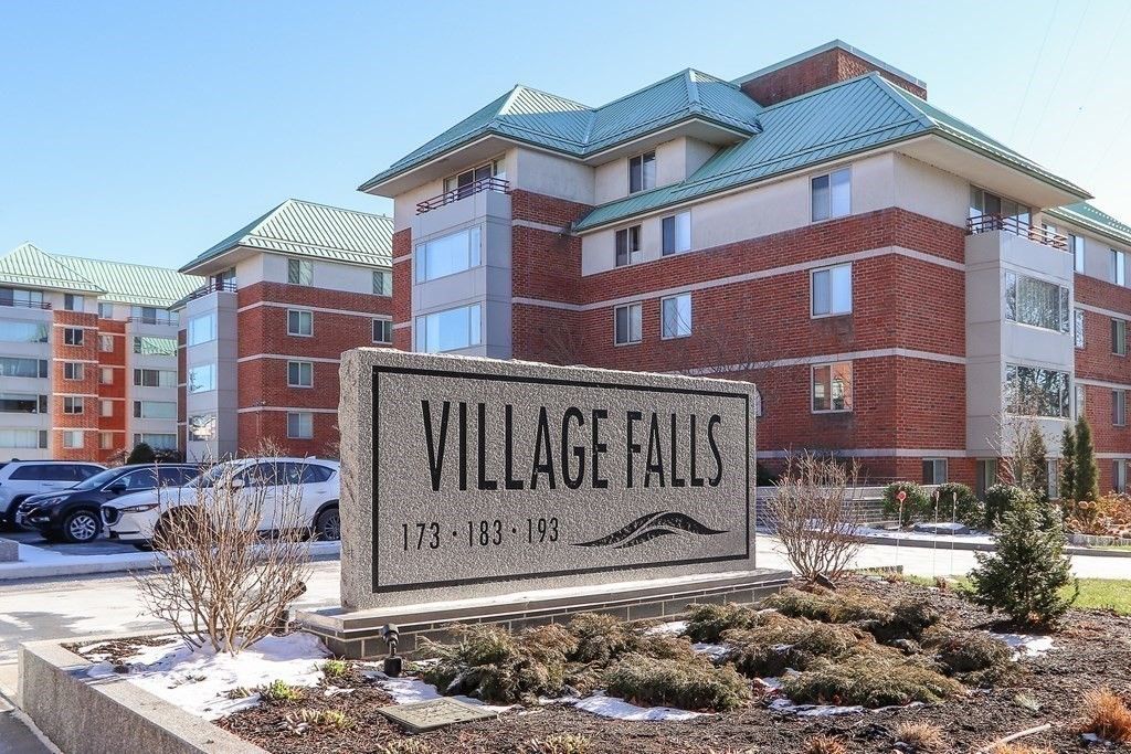 183 Oak Street 304, Newton, MA 02464