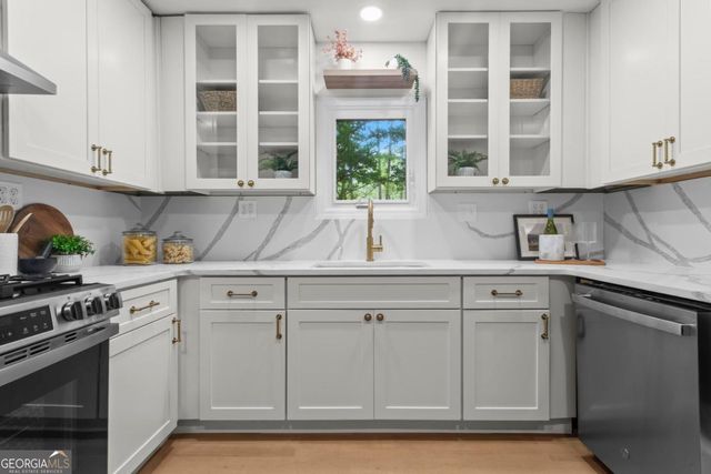 4321 King Springs Road SE, Smyrna, GA 30082