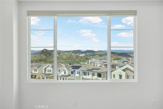 27273 Debut Place, Valencia, CA 91381