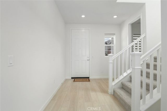 27273 Debut Place, Valencia, CA 91381