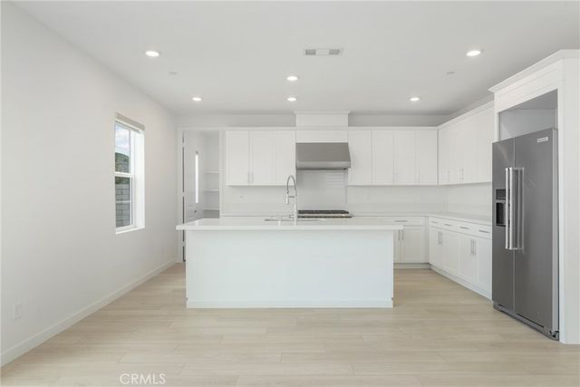 27273 Debut Place, Valencia, CA 91381